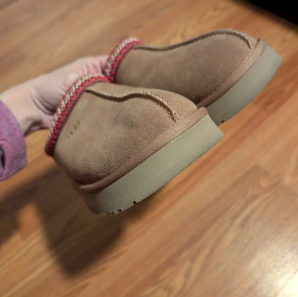 UGG tazz